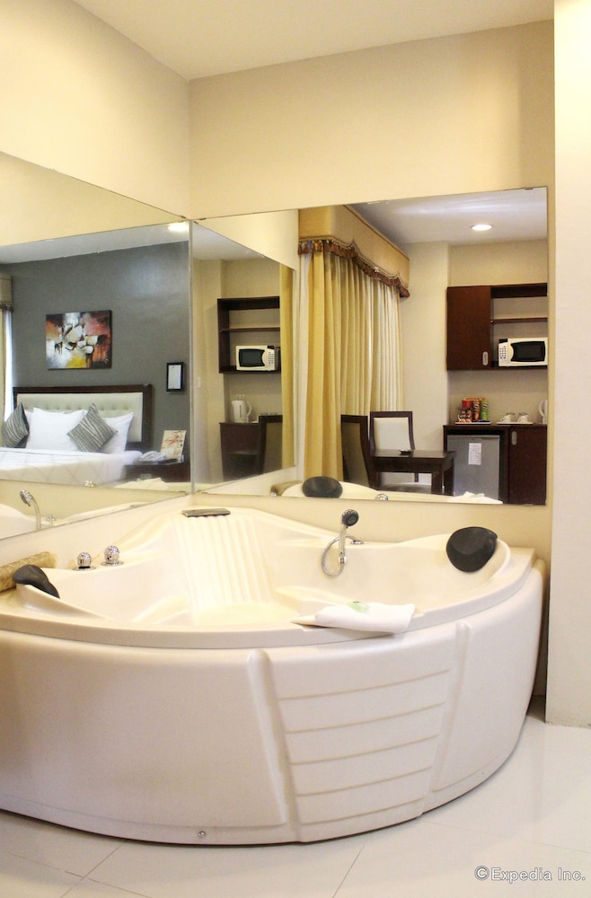 Devera Hotel 72/72