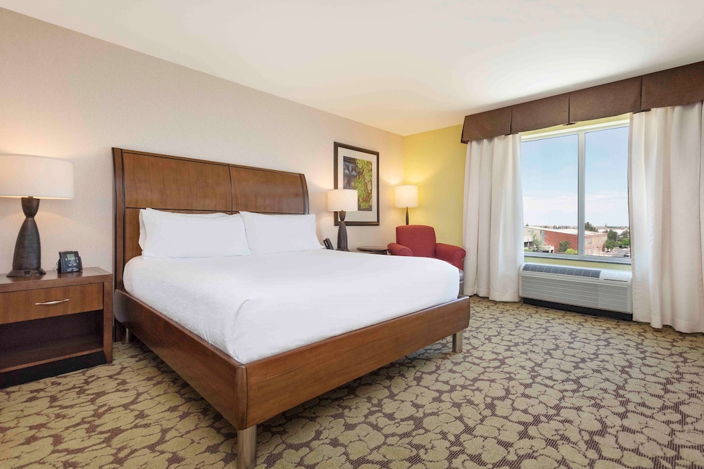 HILTON GARDEN INN SALT LAKE CITY AIRPORT 15/77