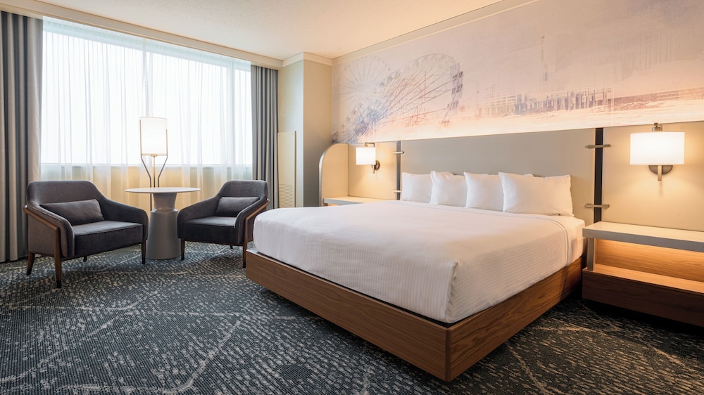 Tower, King Bed, Panoramic, Water Front
