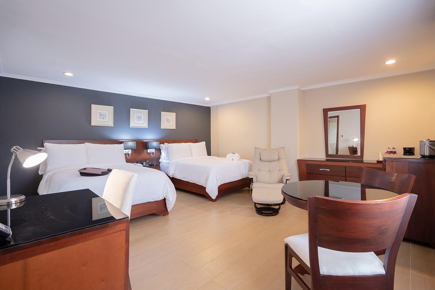 Imperial Club, 2 Beds, Hodelpa Gran Almirante Hotel & Casino 4/4