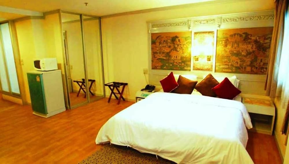 PRATUNAM CITY INN 30/54