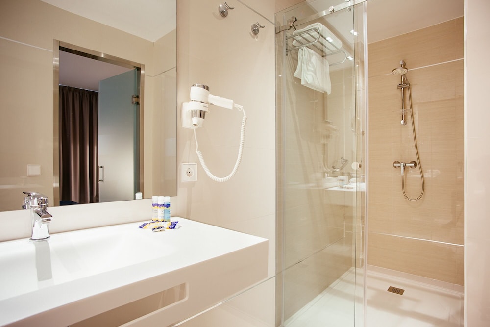 Globales Acis And Galatea Hotel 43/49