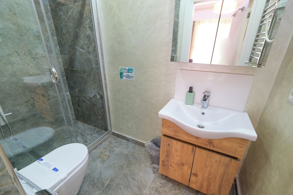 Loren Hotel Suites 47/50
