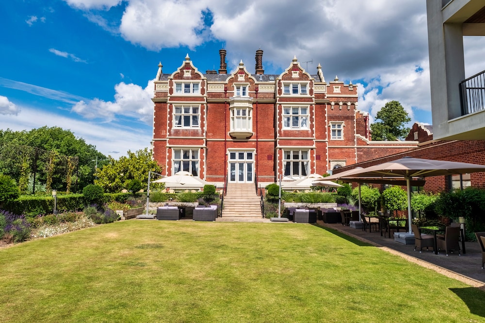 Wivenhoe House 50/53