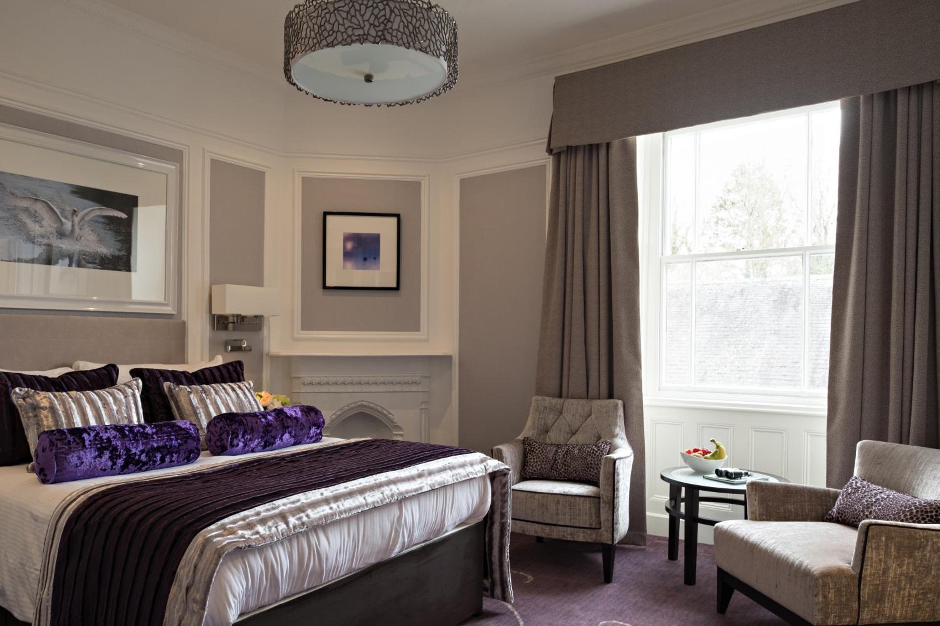 Courtyard, Double or Twin Bed, Lake View