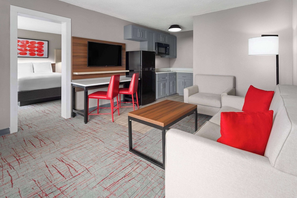 Hawthorn Extended Stay by Wyndham Columbia / Ft. Jackson 27/55