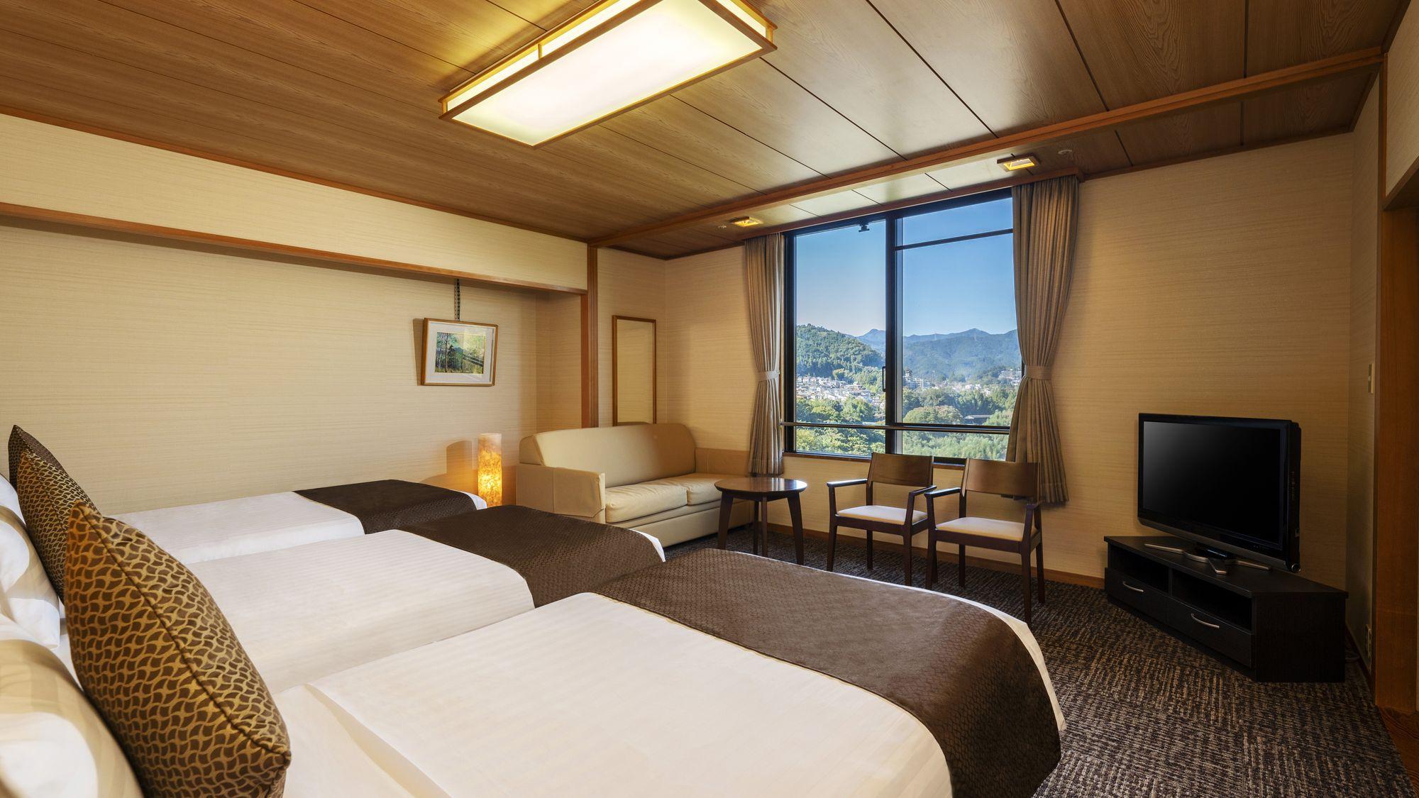 Room, Triple, River Front