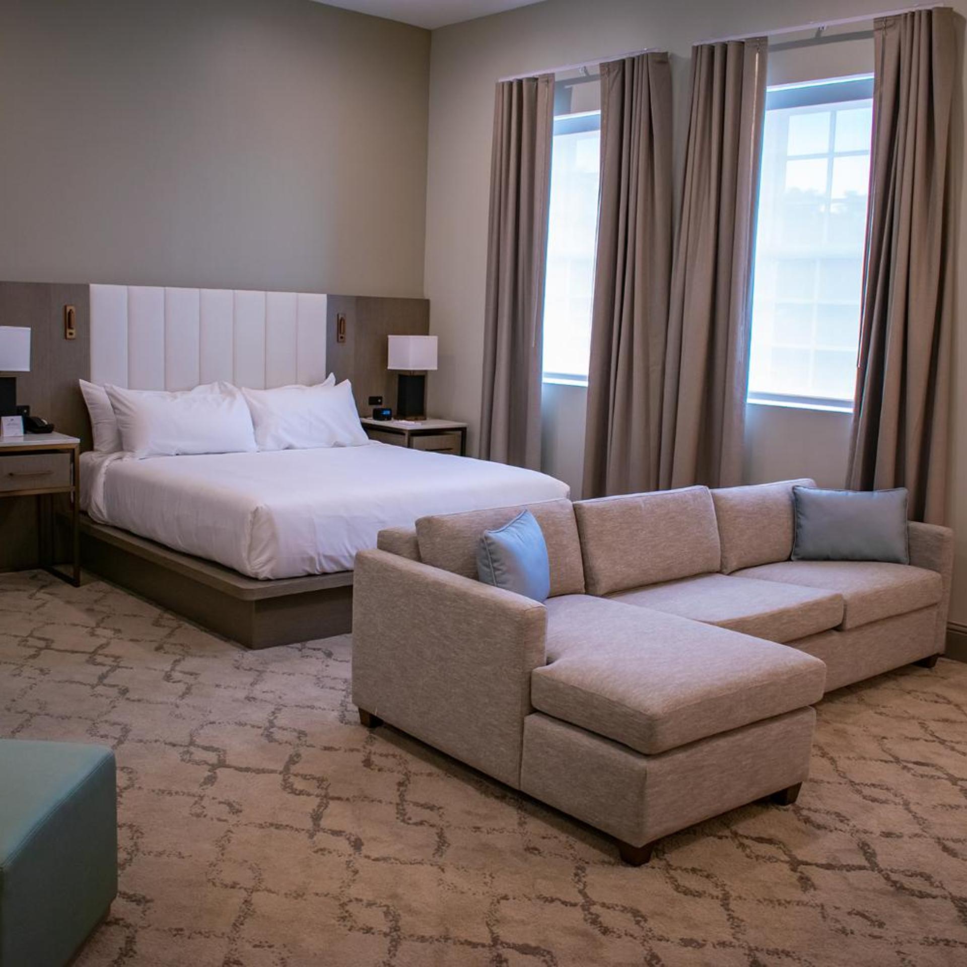 Deluxe, King Bed