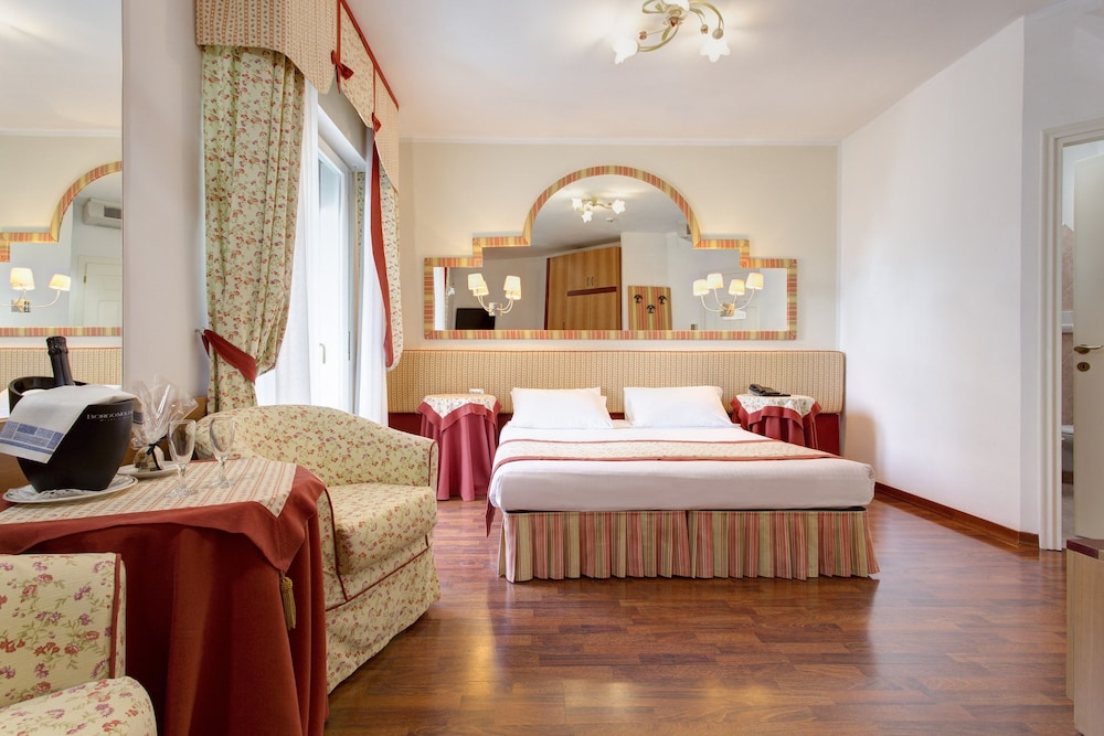 Hotel Cavalieri Palace 16/90