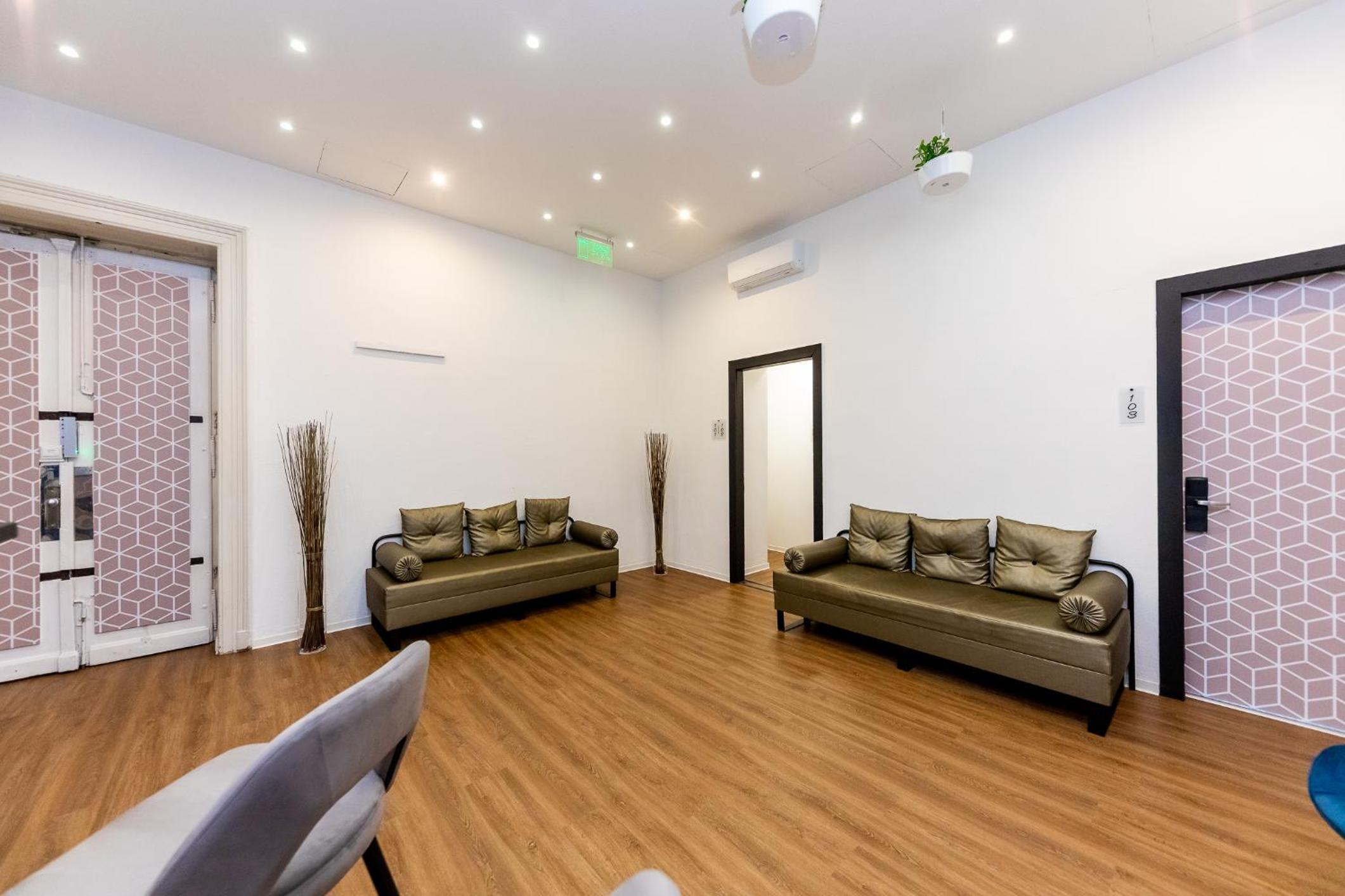 Adagio Downtown Rooms 16/26