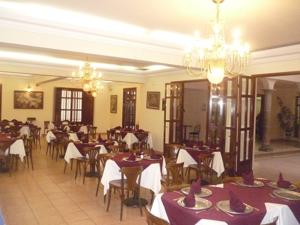 Hotel Hacienda de los Angeles 27/31