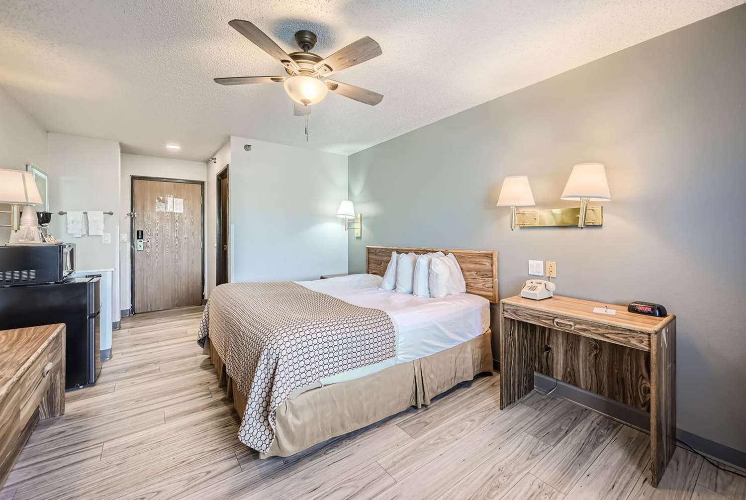 Travelodge By Wyndham Longmont 9/35
