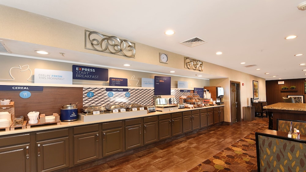 Holiday Inn Express Hotel And Suites Chicago Deerfield Lincoln 40/50