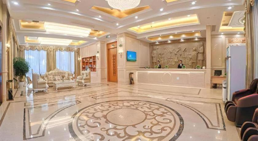 Vienna Hotel (Suzhou Fashion stage Yangcheng Lake store) 5/46