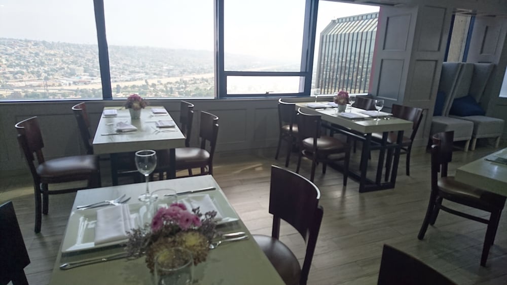 Grand Hotel Tijuana 62/77