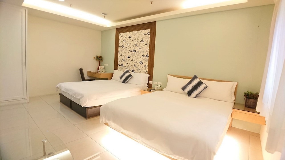 Lj Hotel 30/65