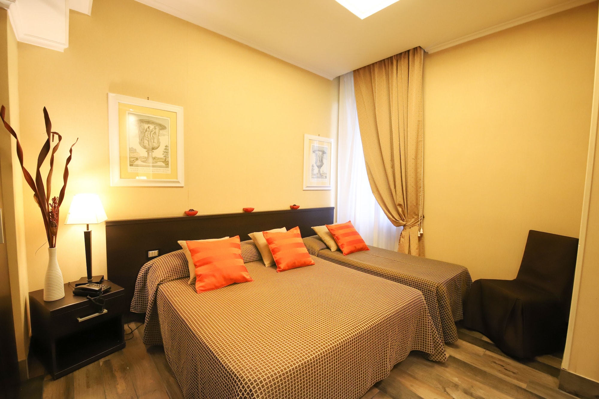 ROOM, DOUBLE BED, WITH EXTRA BED