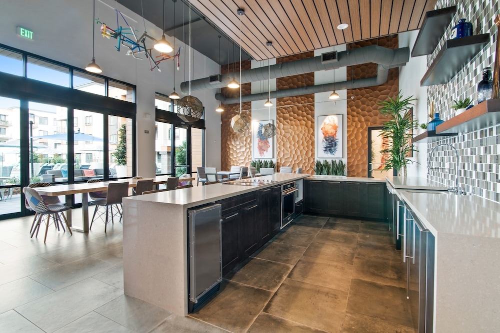 Global Luxury Suites in Menlo Park 11/50