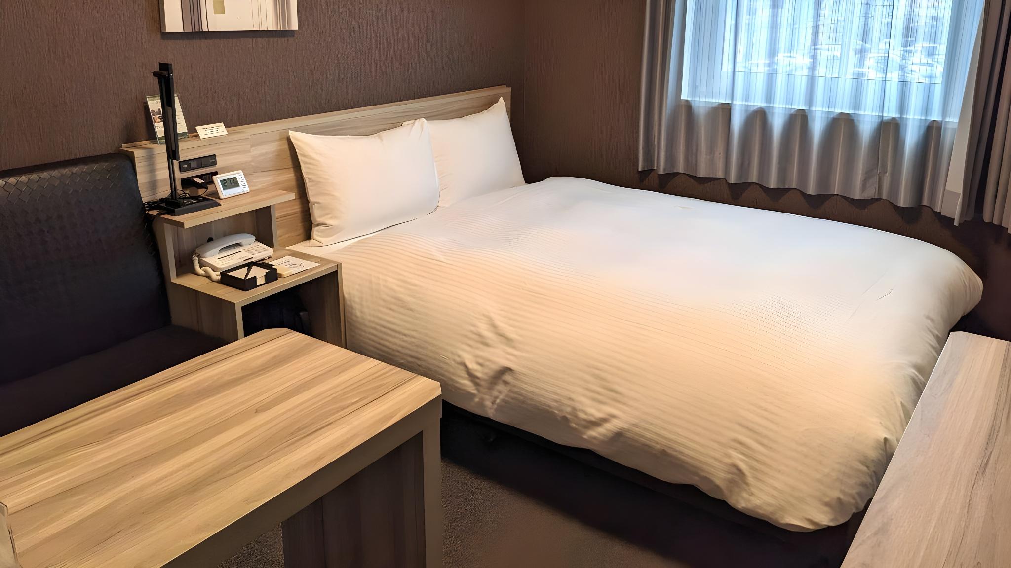 Semi Room, Semi Double Bed, Smoking