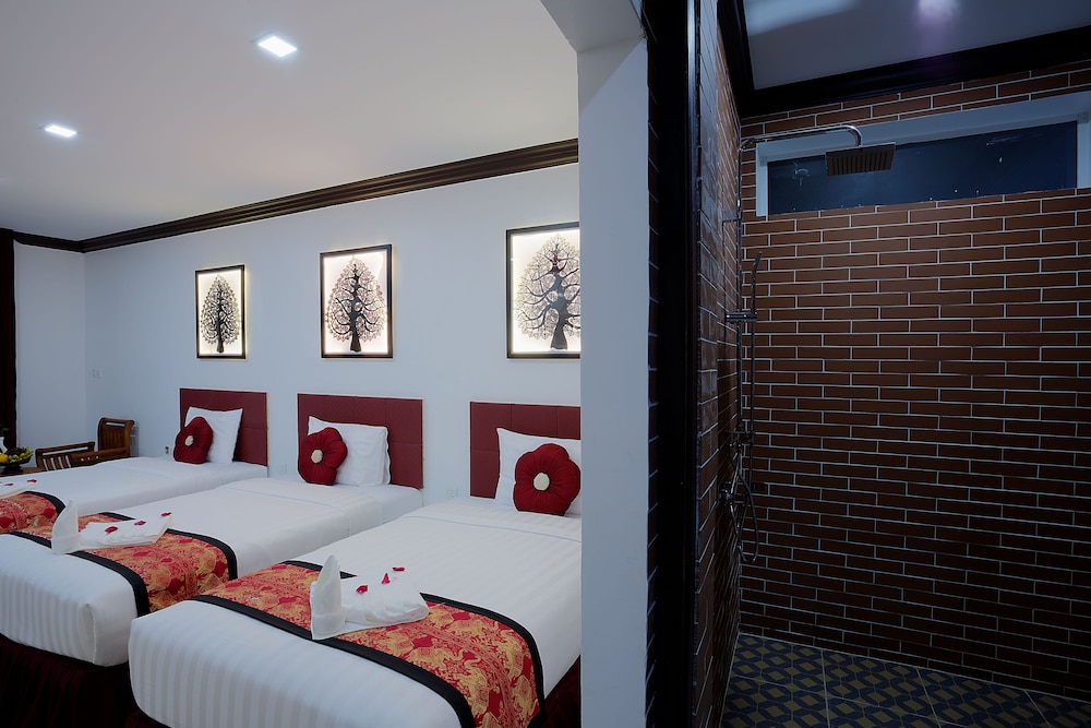 MARVEL HOLIDAY BOUTIQUE VILLA 10/65
