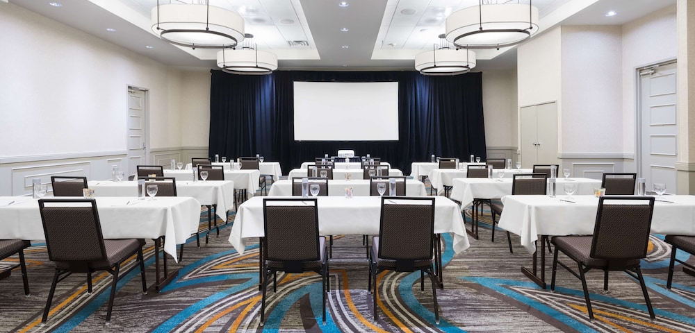 Embassy Suites by Hilton Denver Tech Center 58/64