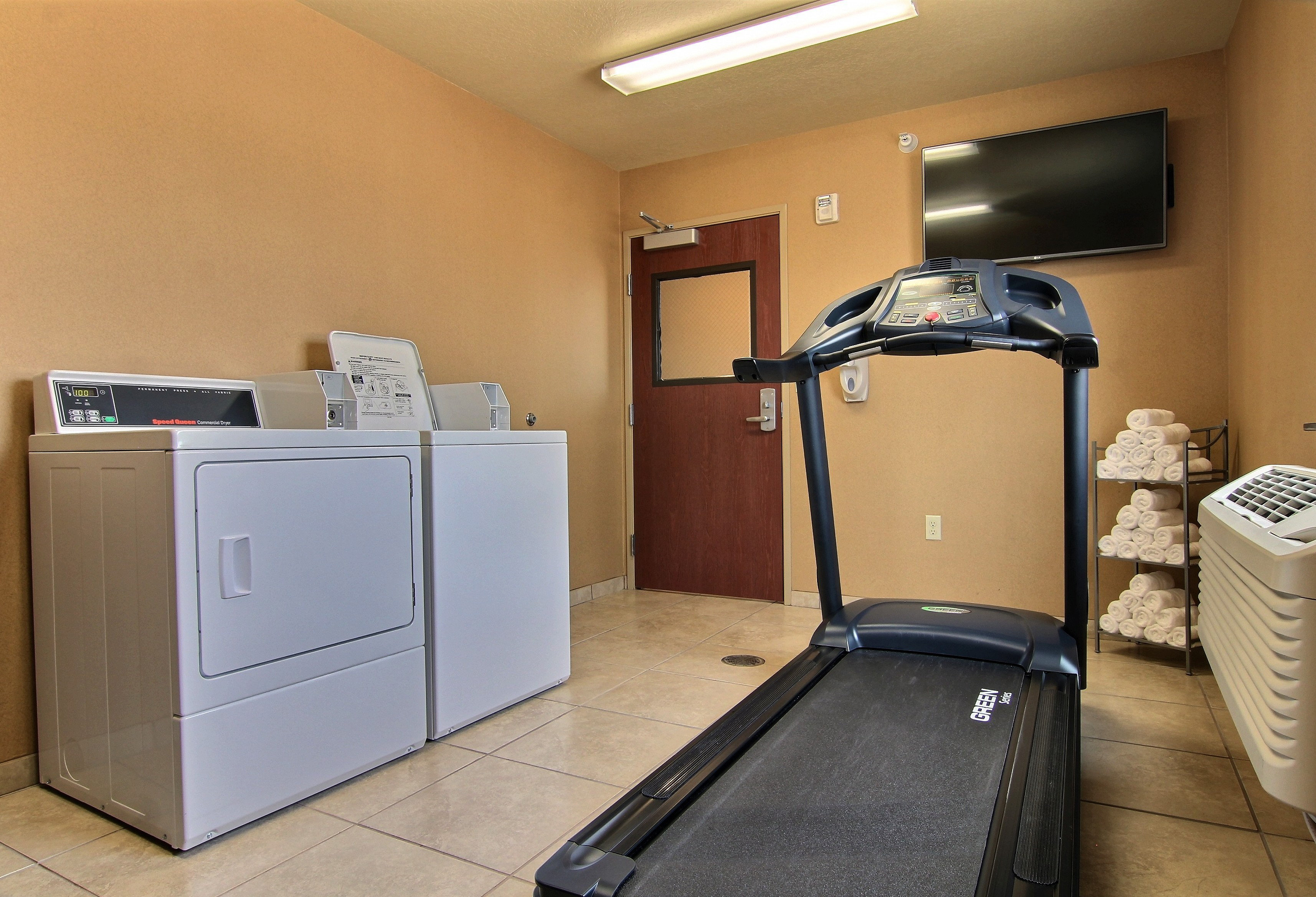 Cobblestone Inn and Suites 16/26