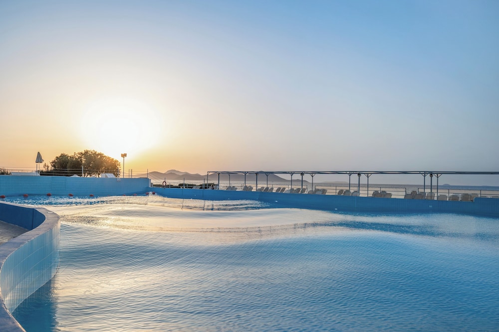 White Olive Marine Aquapark 55/69