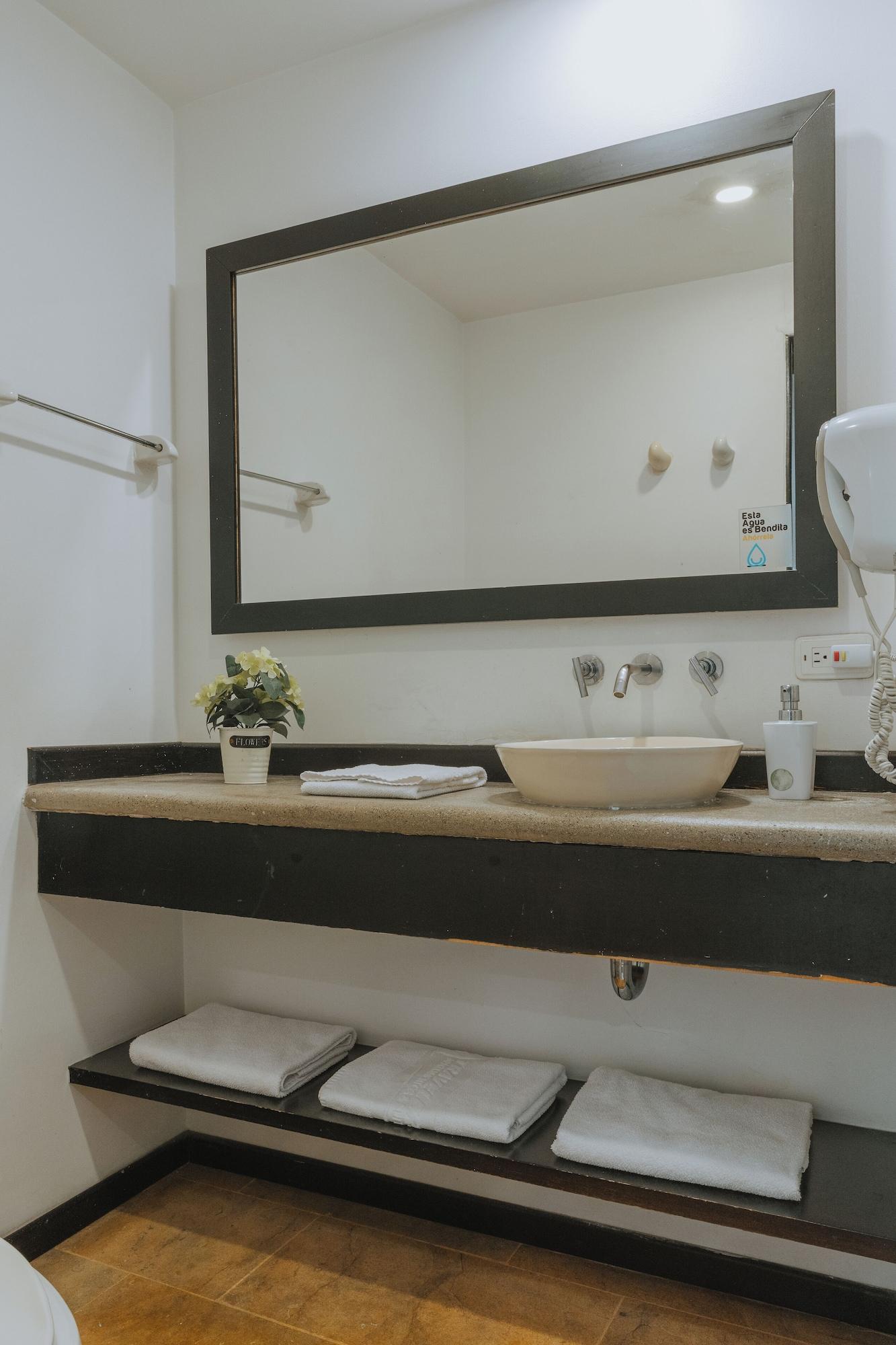 دوبلكس سوبيريور، Travelers Apartamentos and Suites Orange Medellin 5/6