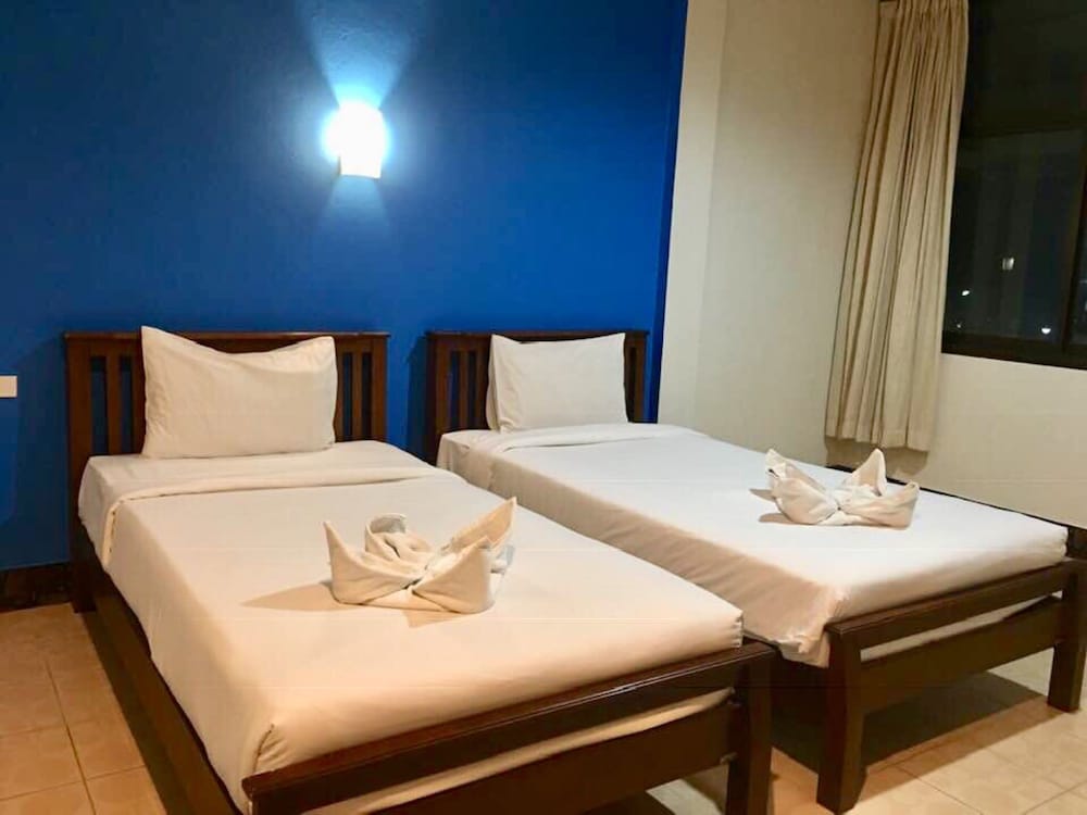 Krabi Grand Place Hotel 10/21