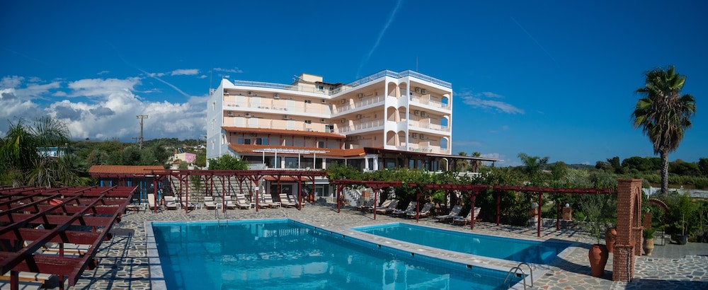 Poseidon Beach 8/54