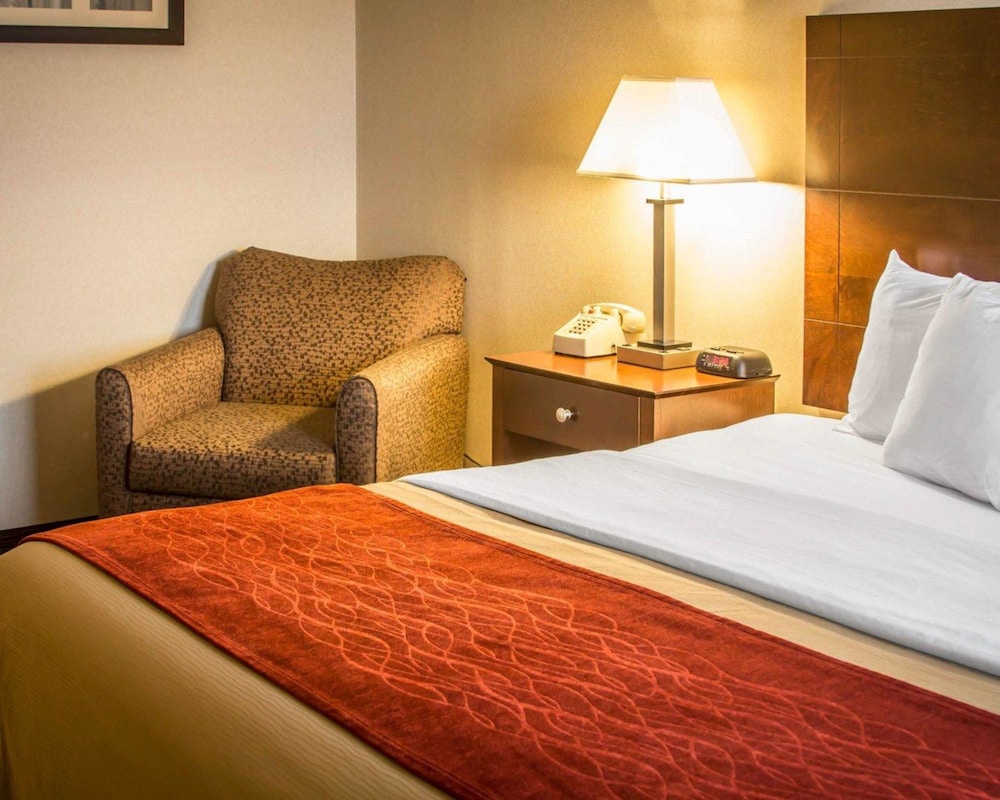 Quality Inn & Suites Port Huron 8/35