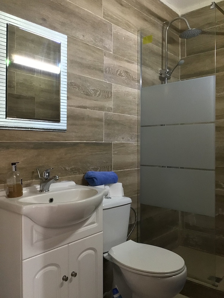 Florea Hotel Apts 46/49
