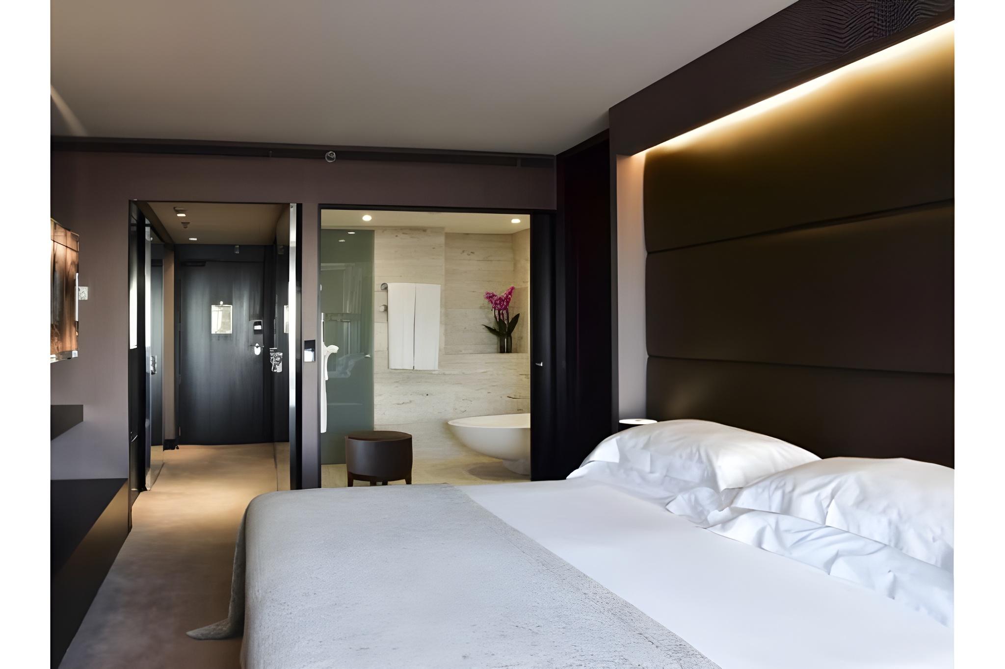 Penthouse, Suite