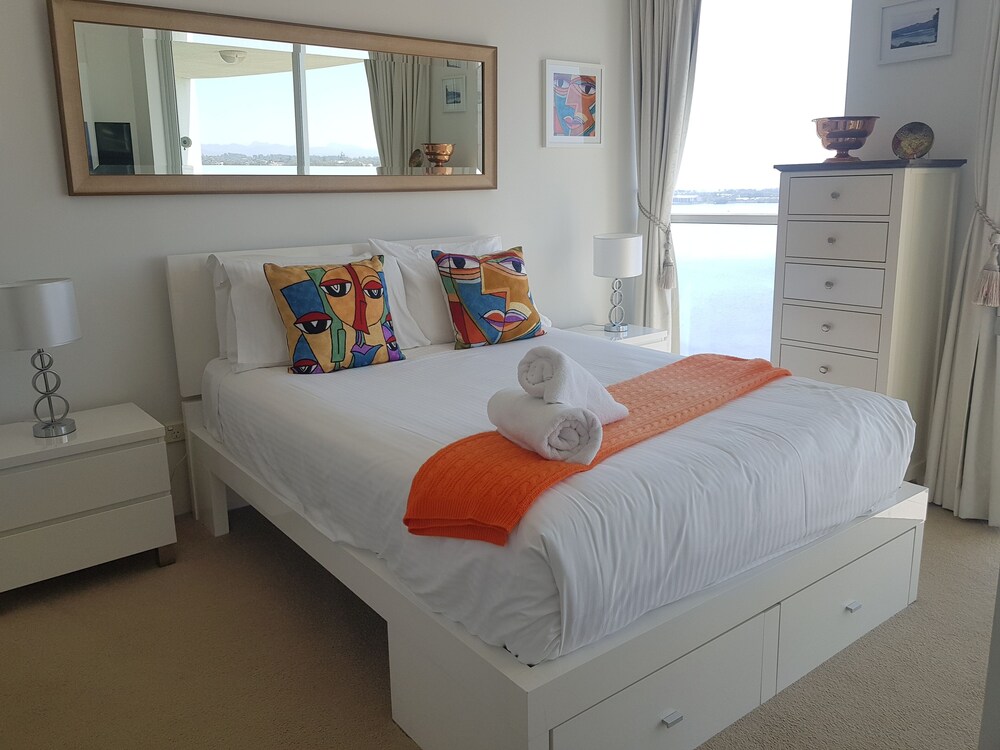 2 BEDROOMS, DELUXE, APARTMENT, 2 BATHROOMS