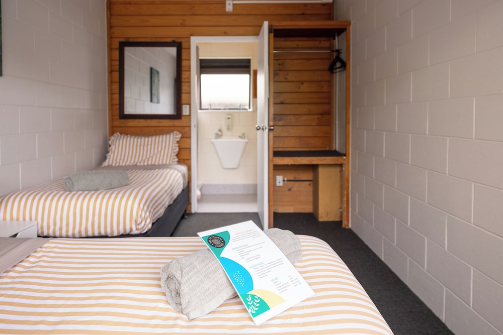 Bay of Islands Lodge 18/45