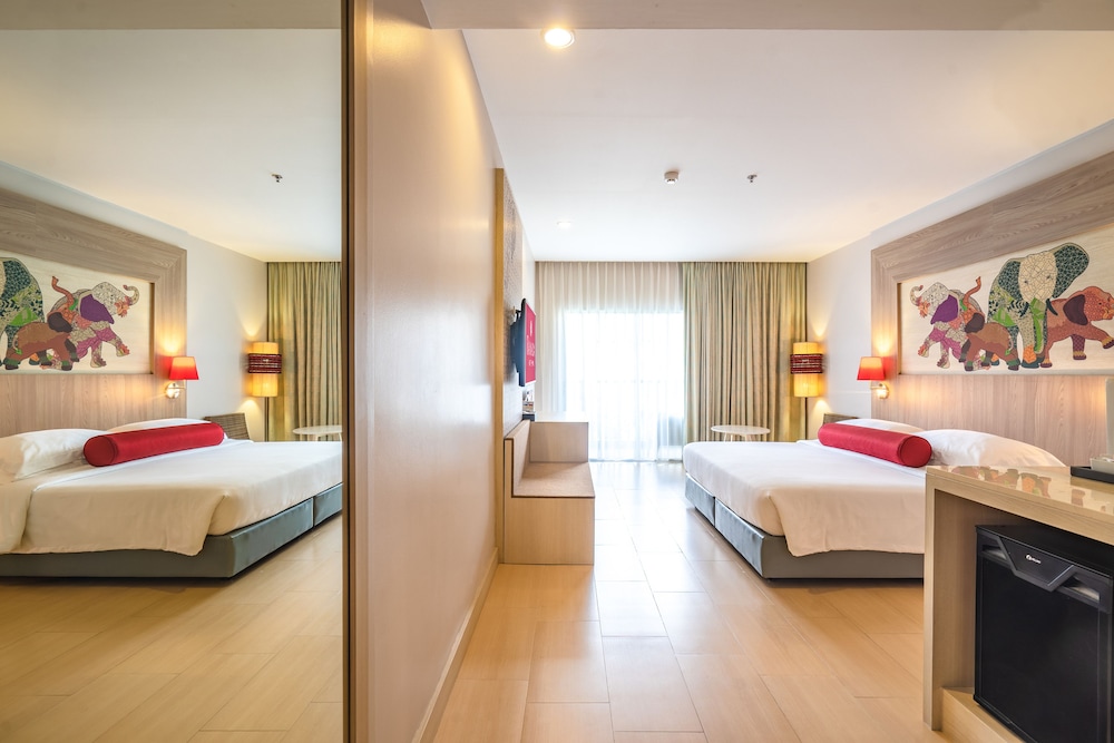 Ramada By Wyndham Phuket Deevana 54/70