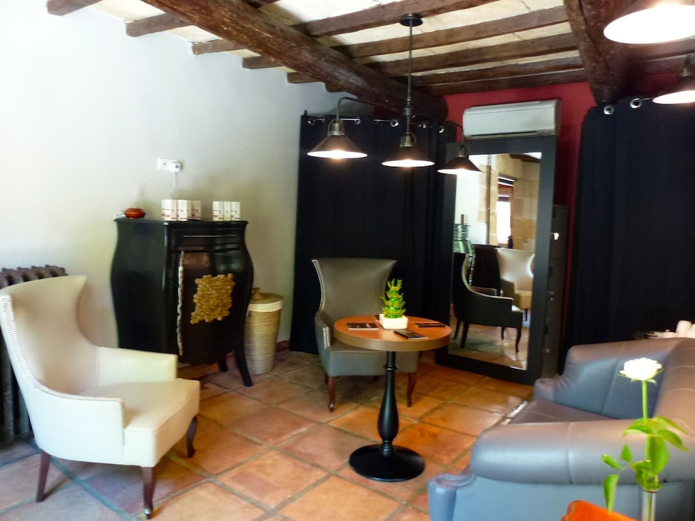Hostellerie Le Castellas 30/46