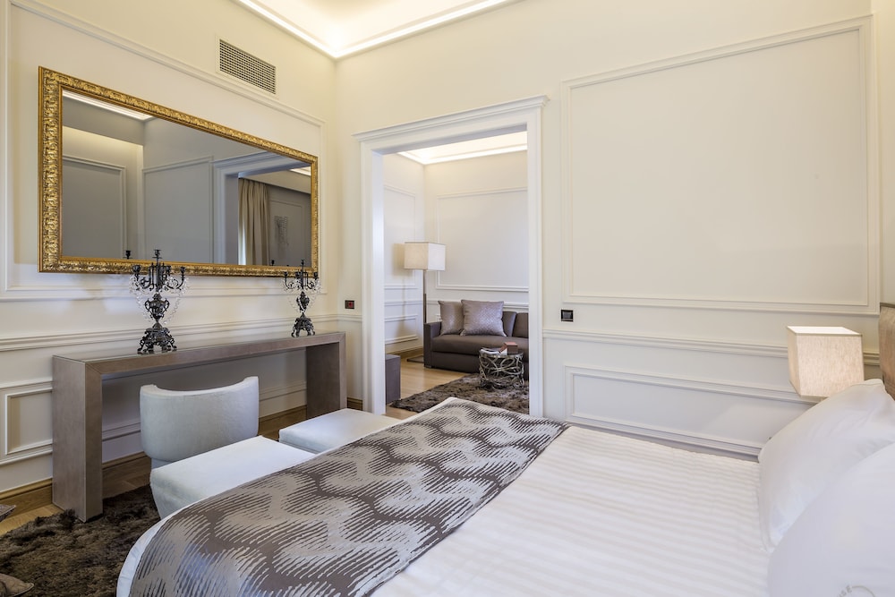 3sixty Hotel Suites 18/50