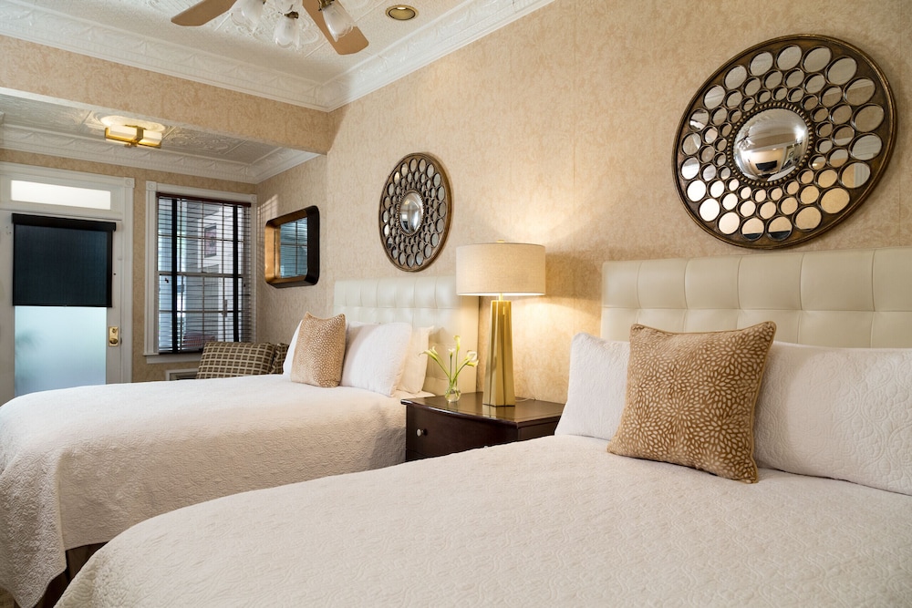 The Chateau Inn and Suites 42/57