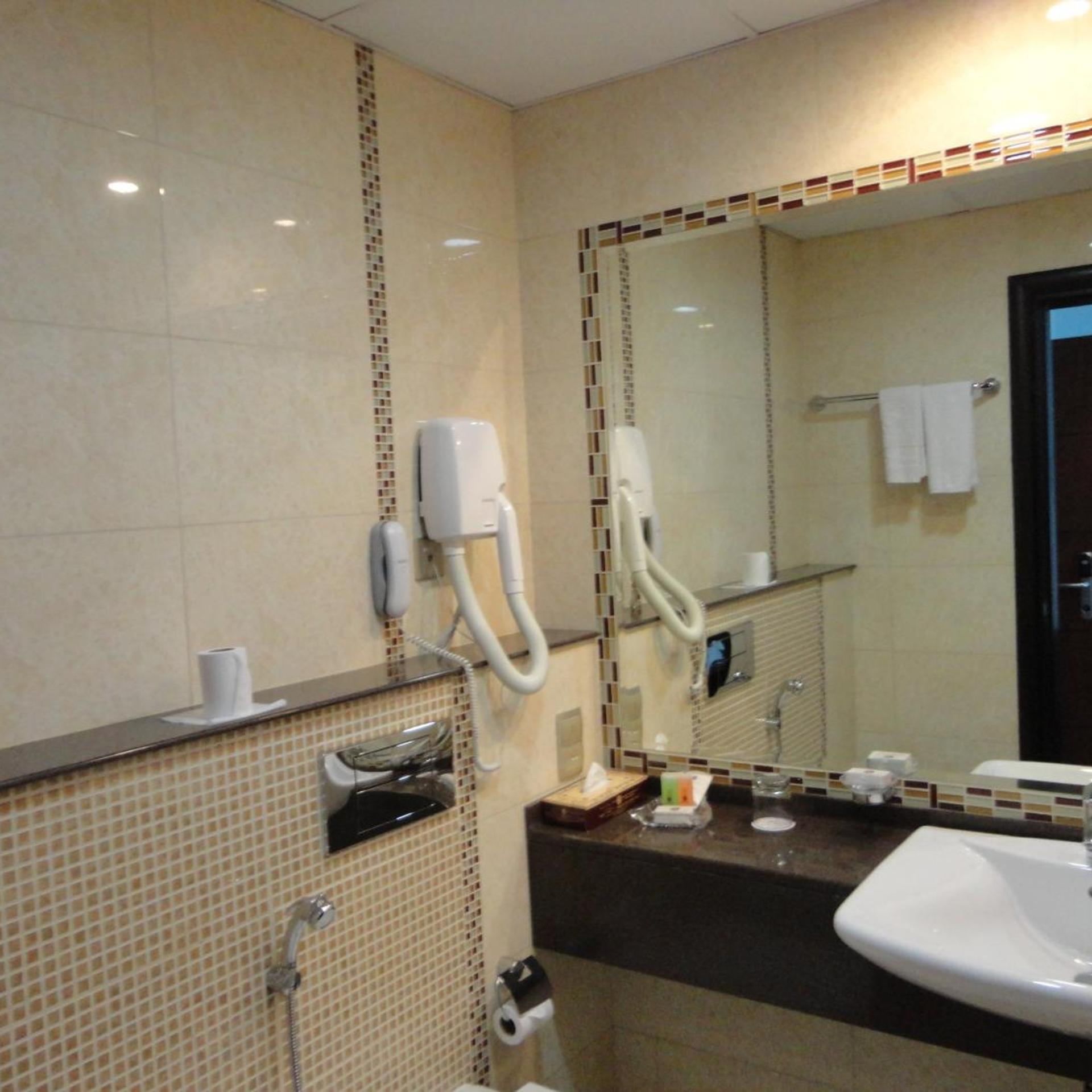 غرفة قياسية مفردة بسرير كينج، Ramee Rose Hotel 7/7