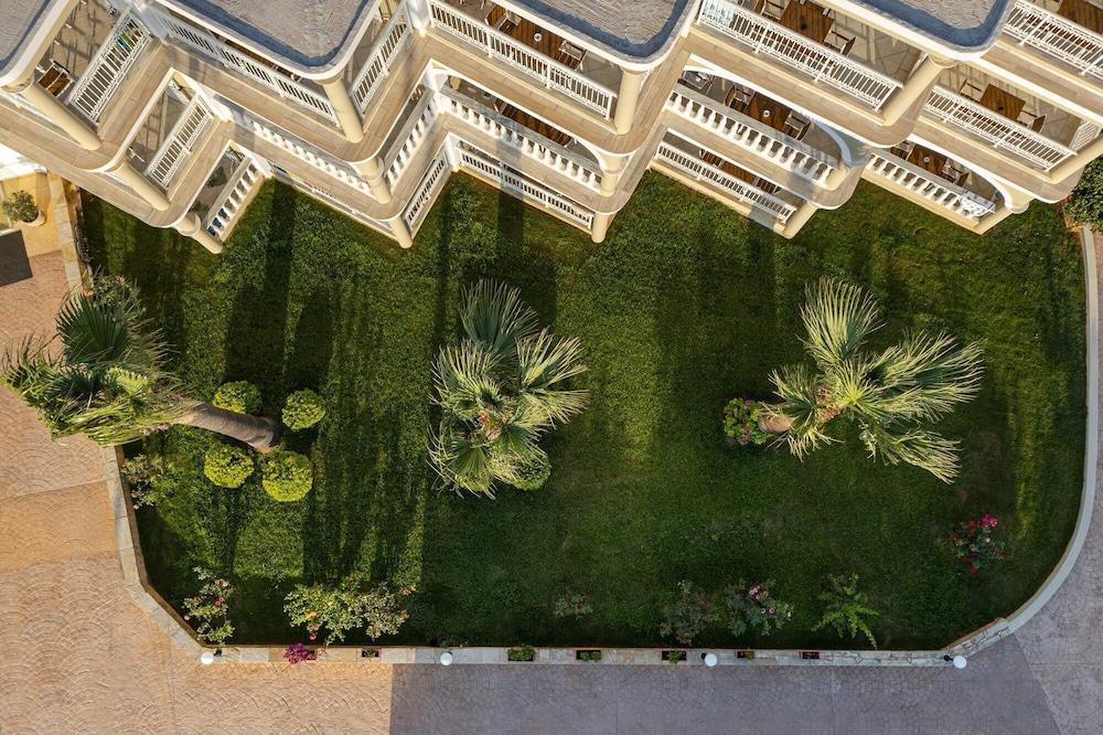 Arkadia Luxury Hotel Apartments 42/50