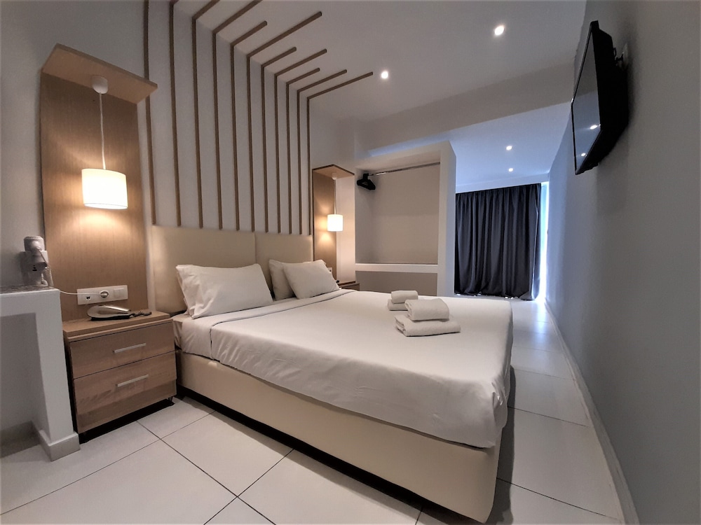 Elite Hotel 13/50