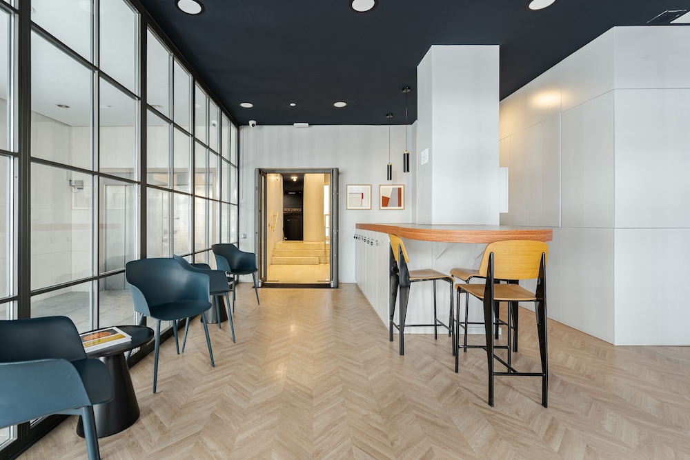 Feelathome Waldorf Suites Apartments 31/40