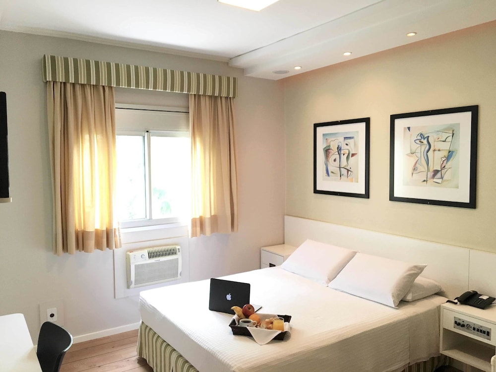 Cosmos Hotel 24/52