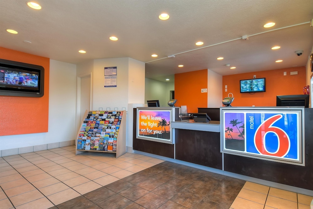 Motel6 Stanton, CA - Anaheim West 8/60