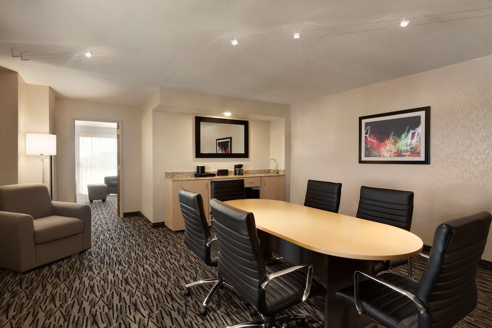 Embassy Suites By Hilton Convention Center Las Vegas 49/74