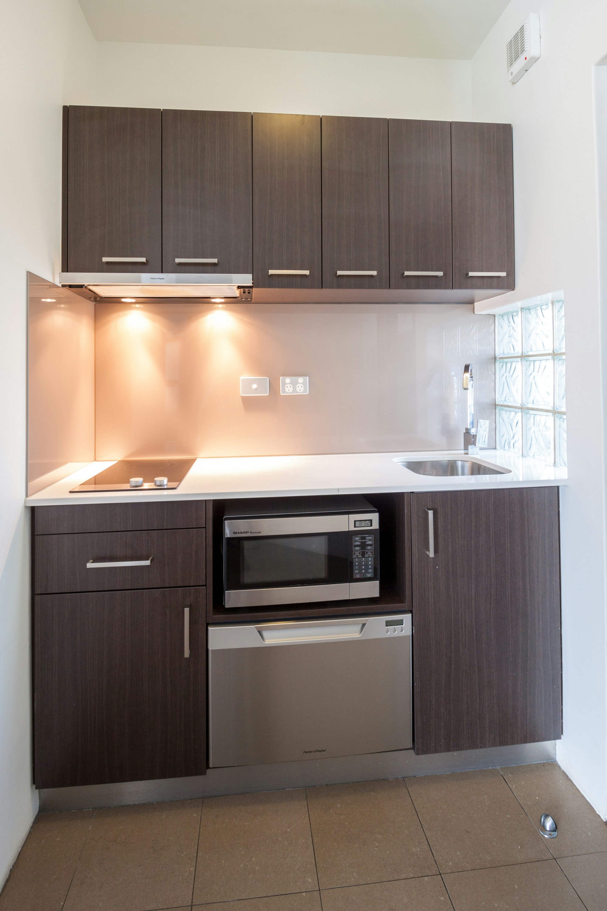 Pier 21 Apartment Hotel 7/60