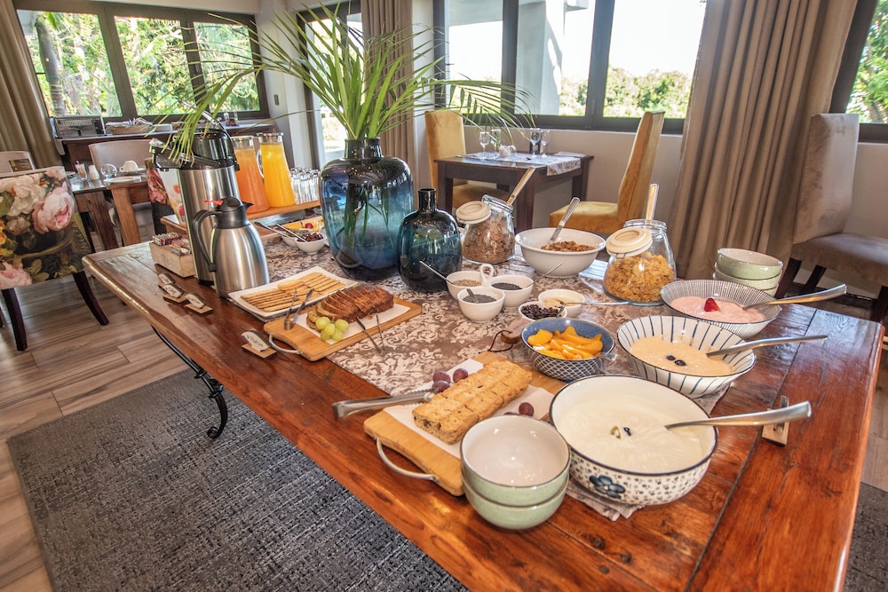 Nut Grove Manor Boutique Hotel 25/50