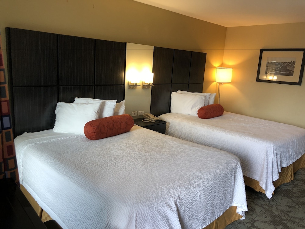 Emerson Inn 25/61