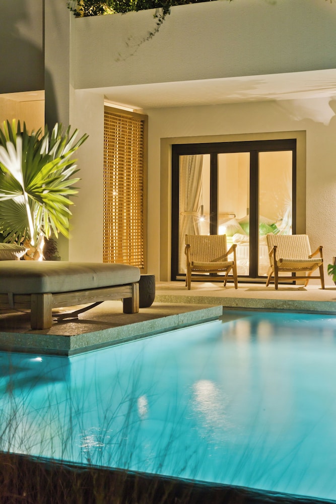Almi Luxury Rooms 12/25